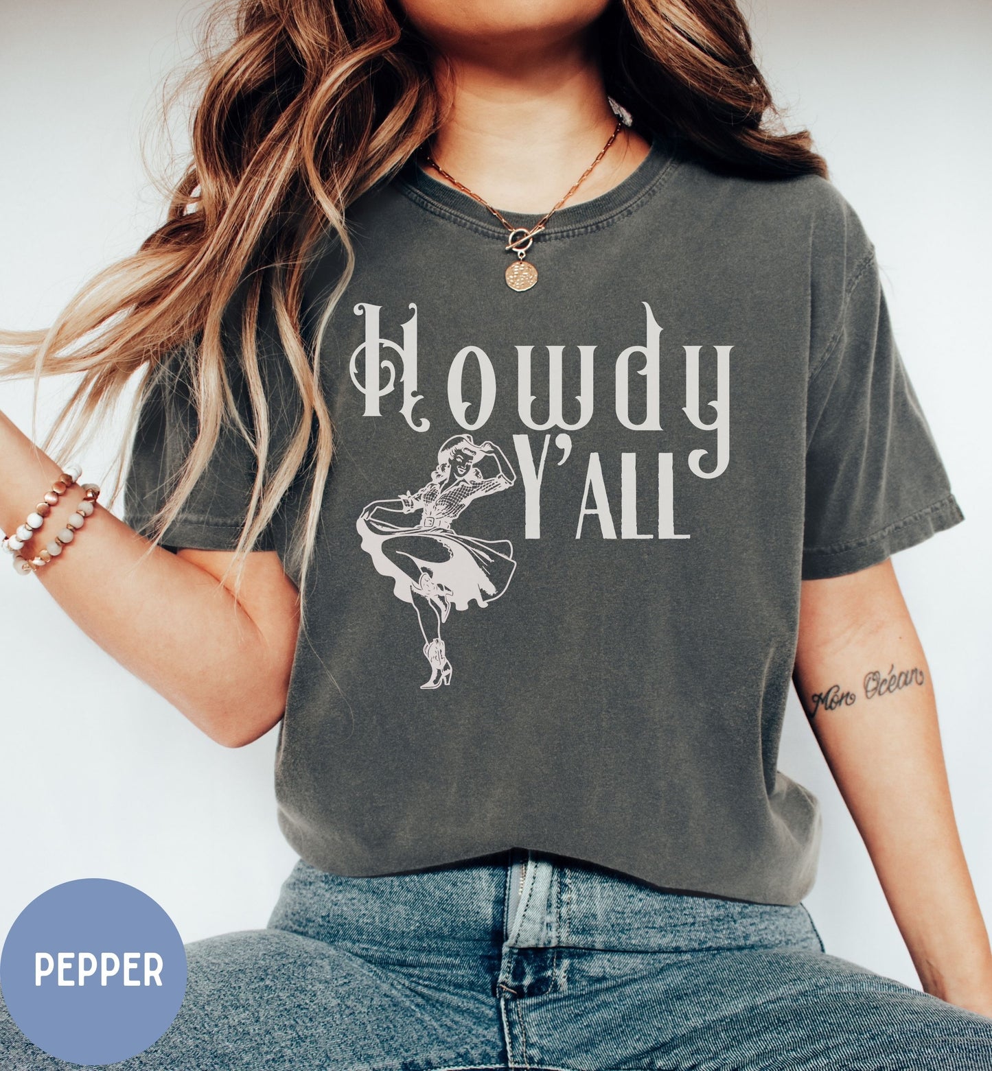 Howdy y'all, country western t-shirt for cowgirls.